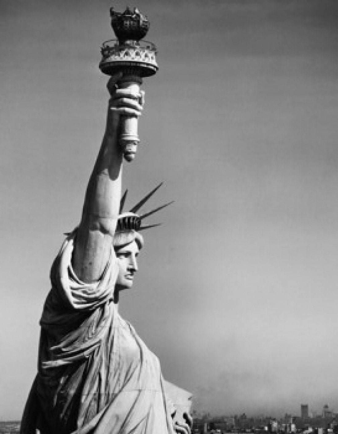 Posterazzi High section view of a statue Statue of Liberty New York City New York USA Canvas Art -  (24 x 36)