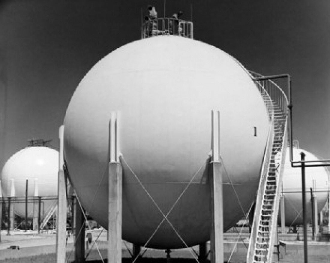 Posterazzi Horton Spheres at an oil refinery Baton Rouge Louisiana USA Canvas Art - (24 x 36)