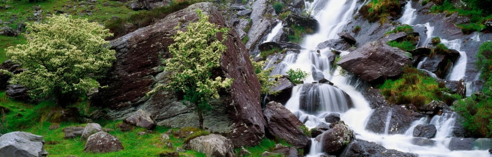 Posterazzi Inchquinn Waterfall Beara Peninsula Co Kerry Ireland Canvas Art - The Irish Image Collection Design Pics (44 x 14)