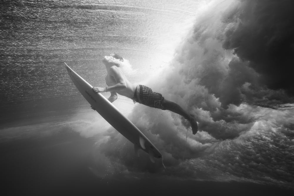 Posterazzi Indonesia Bali Surfer Duck Dives Under Wave View From Underwater Black And White Canvas Art - MakenaStockMedia Design Pics (36 x 24)