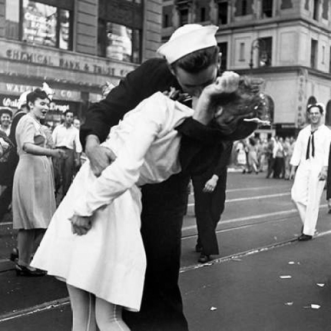 Posterazzi Kissing the War Goodbye in Times Square 1945 Canvas Art - Victor Jorgensen (24 x 24)