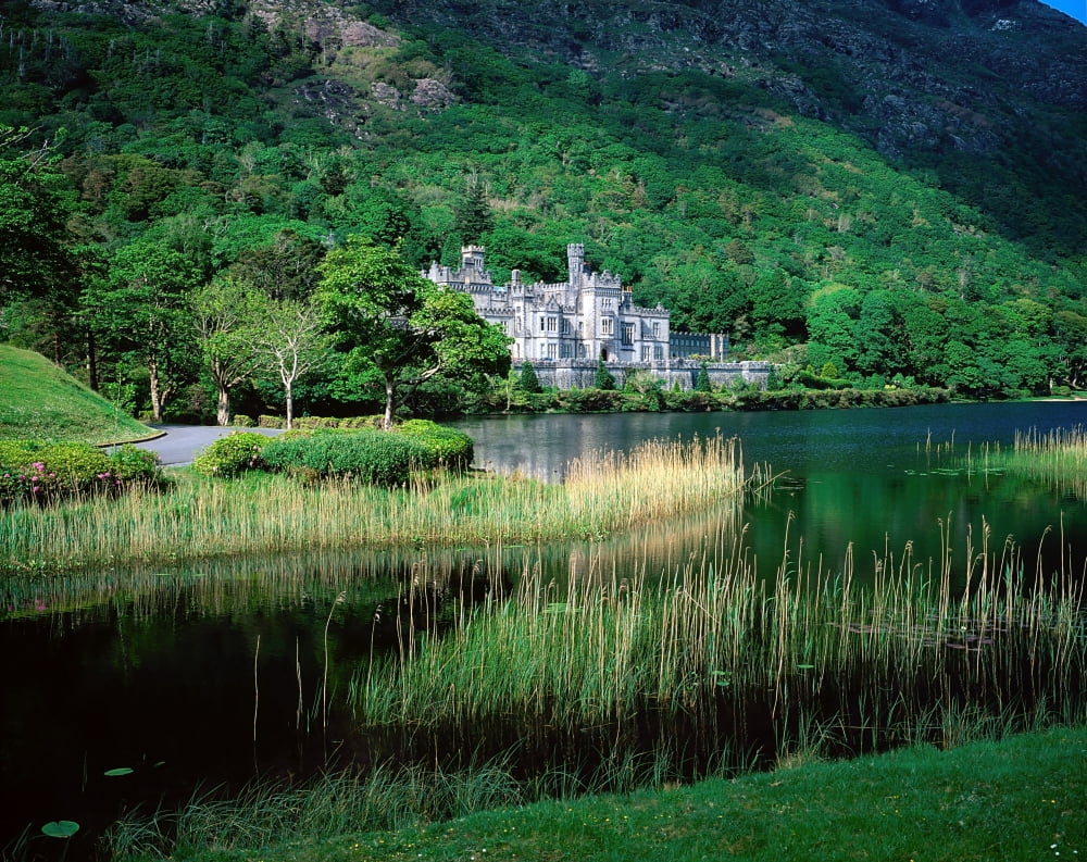 Posterazzi Kylemore Abbey Co Galway Ireland Canvas Art - The Irish Image Collection Design Pics (34 x 26)