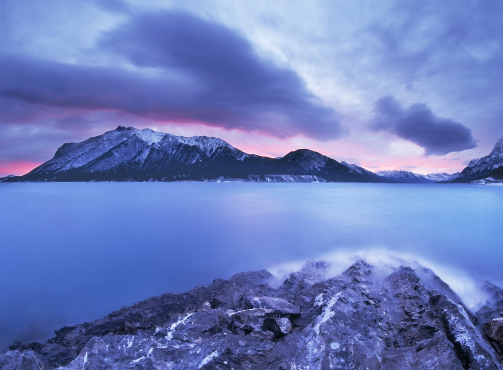 Posterazzi Lake Abraham Kooteny Plains Alberta Canvas Art - Darwin Wiggett Design Pics (32 x 24)