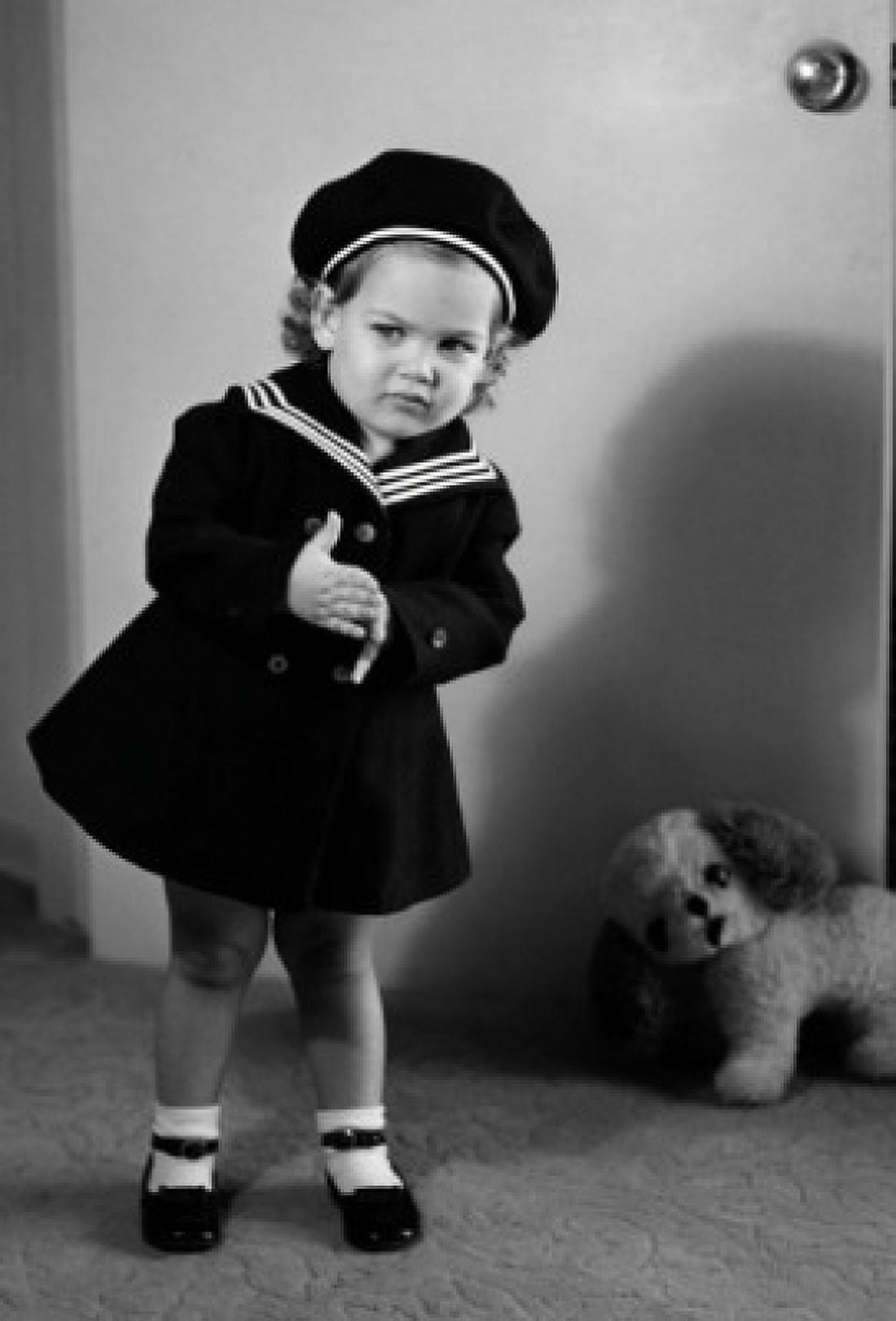 Posterazzi Little girl Canvas Art -  (24 x 36)