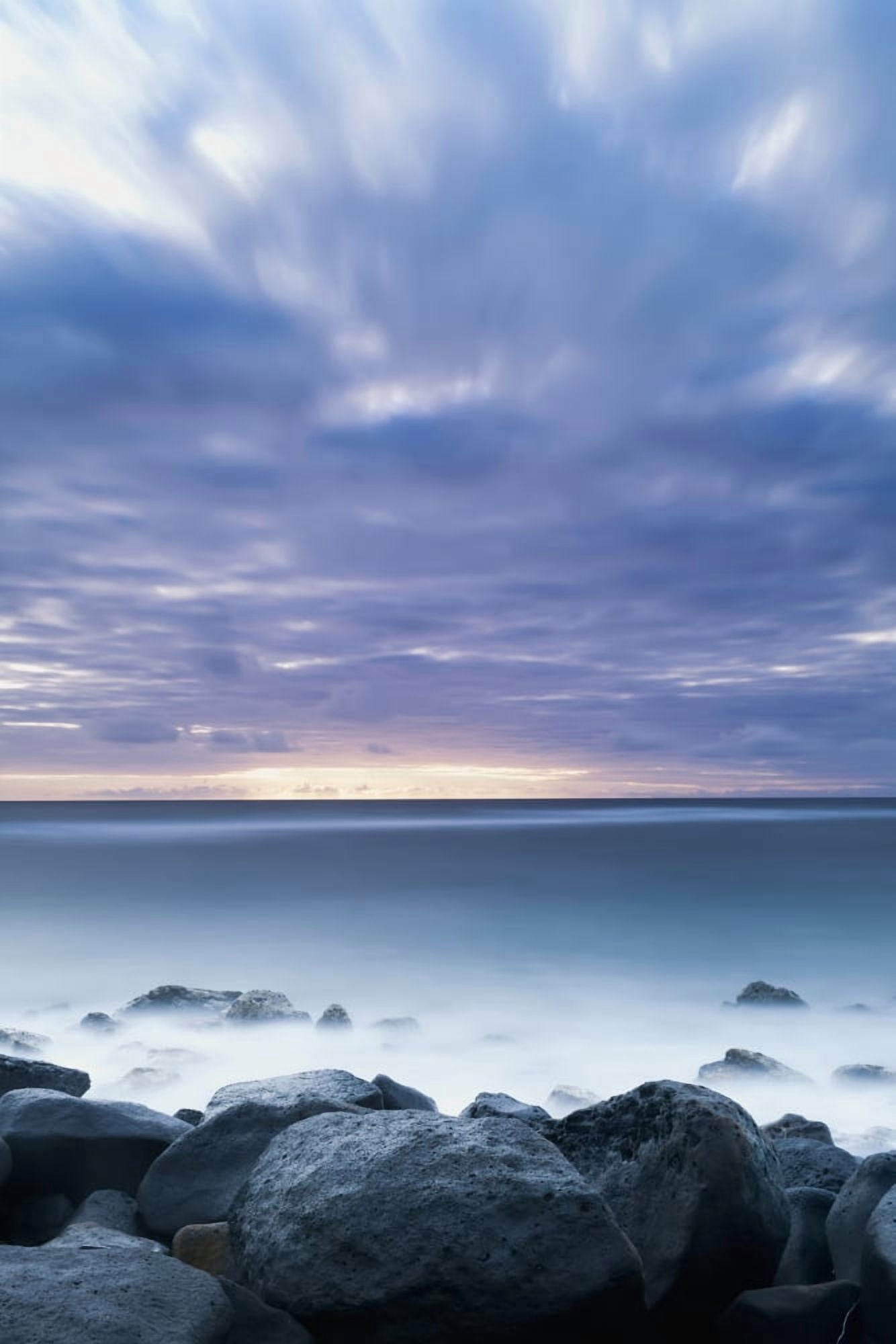 Posterazzi Long exposure of the surf along Wailua Beach Wailua Kauai Hawaii United States of America Canvas Art - Ian Ludwig  Design Pics (24 x 38)