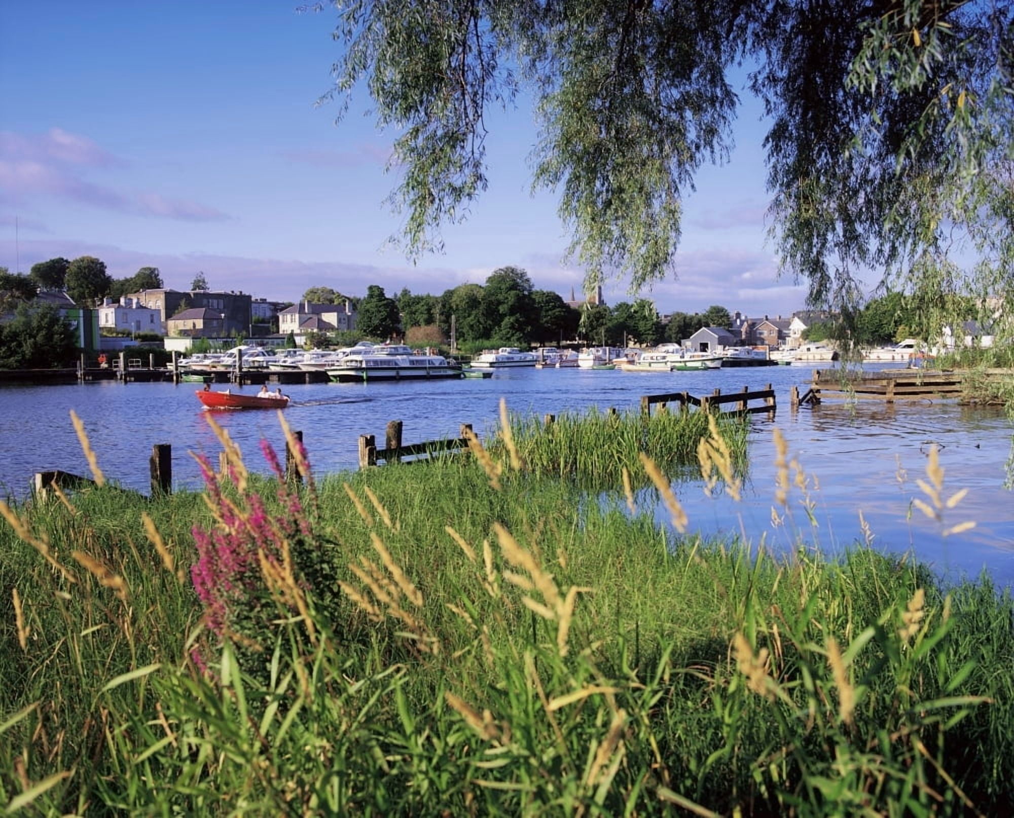 Posterazzi Lough Derg Ireland Canvas Art - The Irish Image Collection Design Pics (34 x 26)
