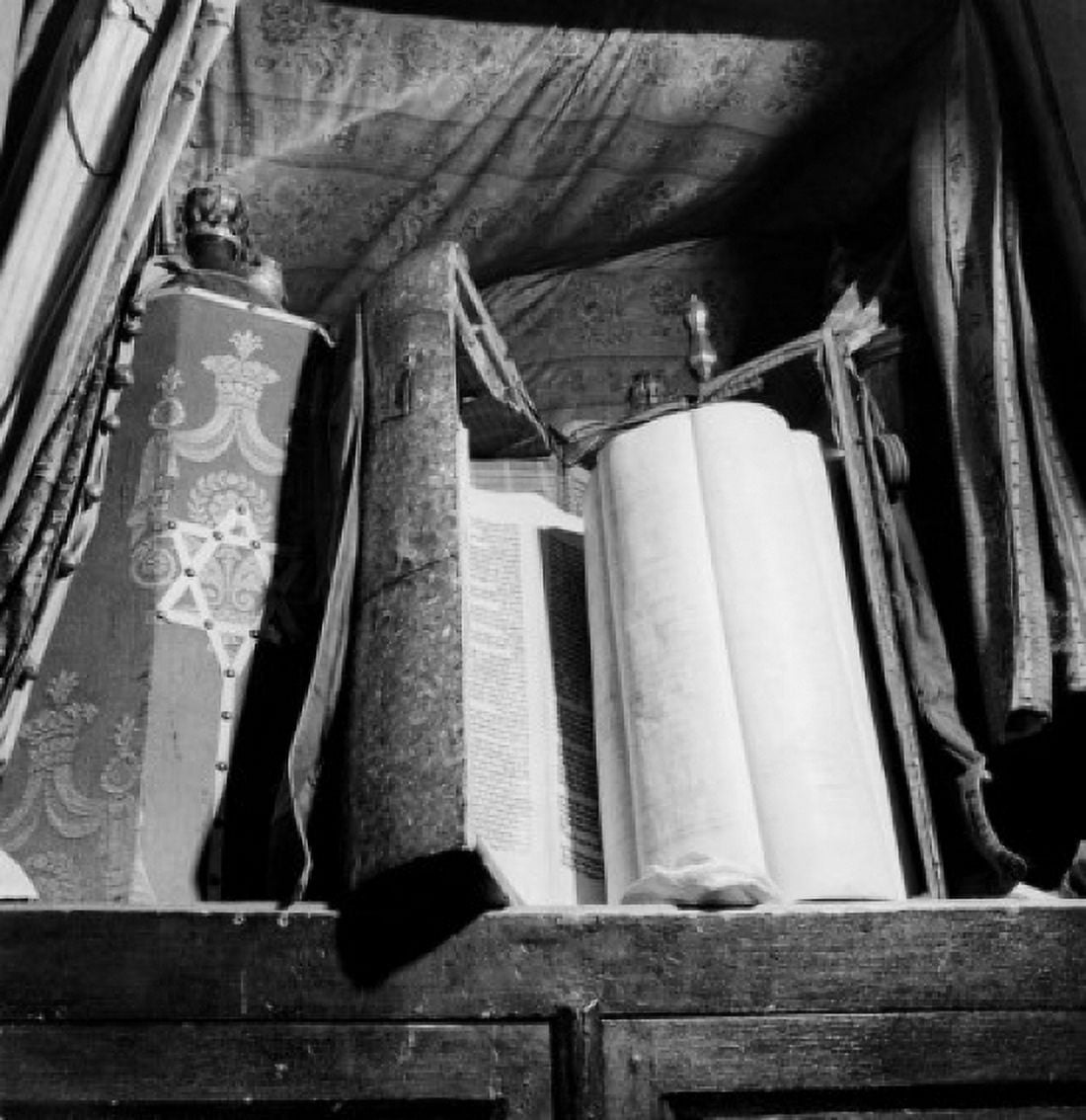 Posterazzi Low angle view of an ancient scroll Canvas Art -  (24 x 36)
