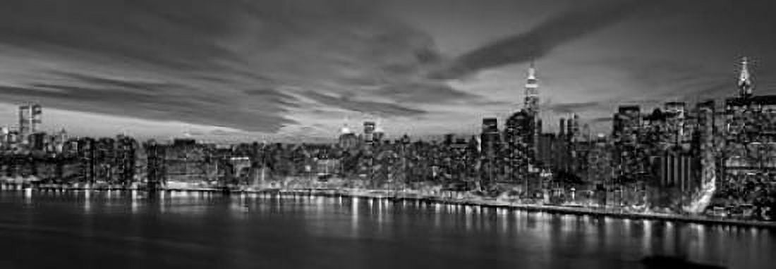 Posterazzi Manhattan Dusk Canvas Art - Richard Berenholtz (10 x 20)