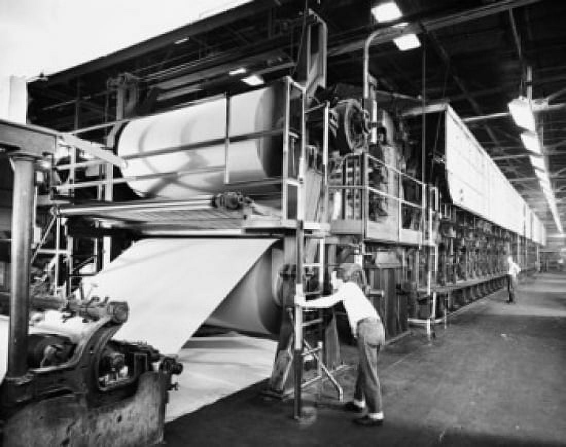 Posterazzi Manual worker working in a factory Canvas Art - (24 x 36)