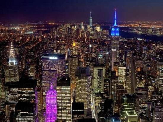 Posterazzi Midtown and Lower Manhattan at night Canvas Art - Richard Berenholtz (22 x 28)