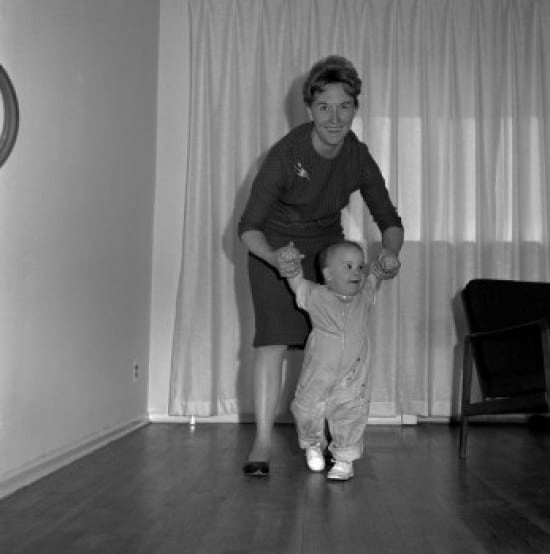 Posterazzi Mother teaching baby to walk Canvas Art - (24 x 36)