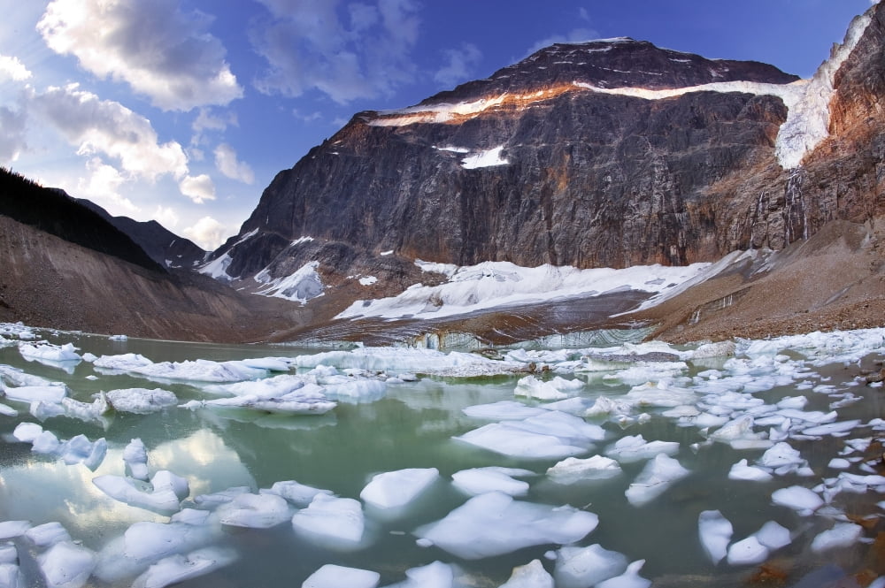 Posterazzi Mt Edith Cavell And Angel Glacier Jasper National Park Alberta Canvas Art - Darwin Wiggett Design Pics (34 x 22)