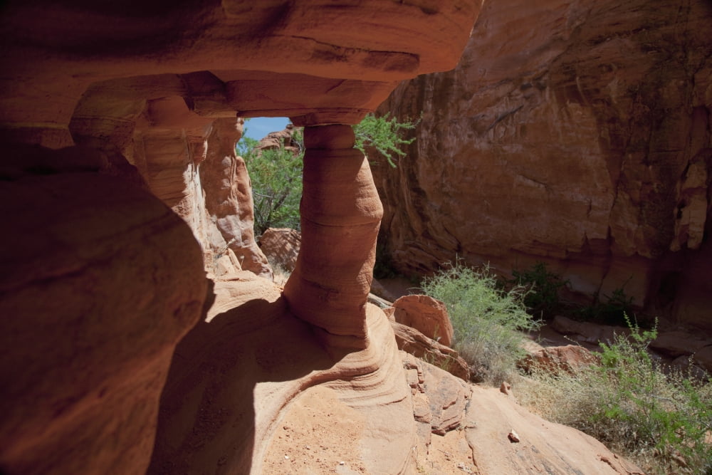 Posterazzi Nevada Las Vegas Desert Rock Formation Canvas Art - Jenna Szerlag Design Pics (38 x 24)