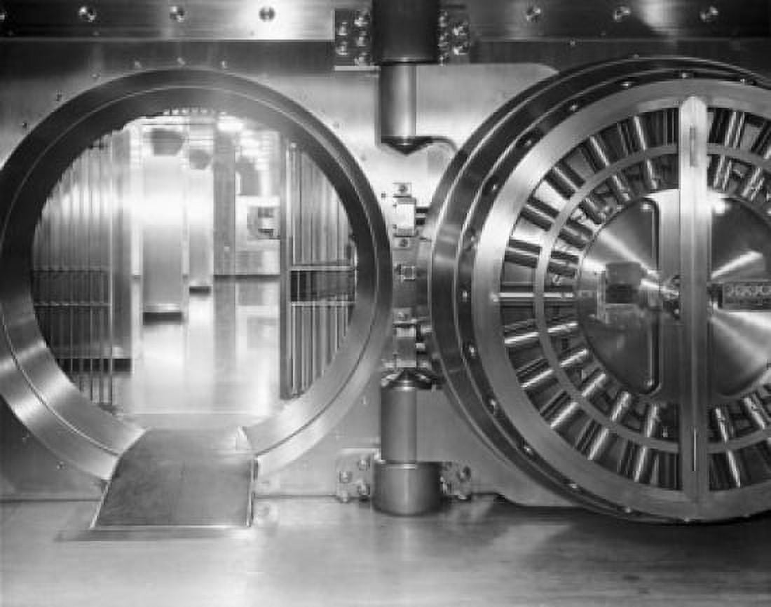 Posterazzi Open door of bank vault Canvas Art -  (24 x 36)