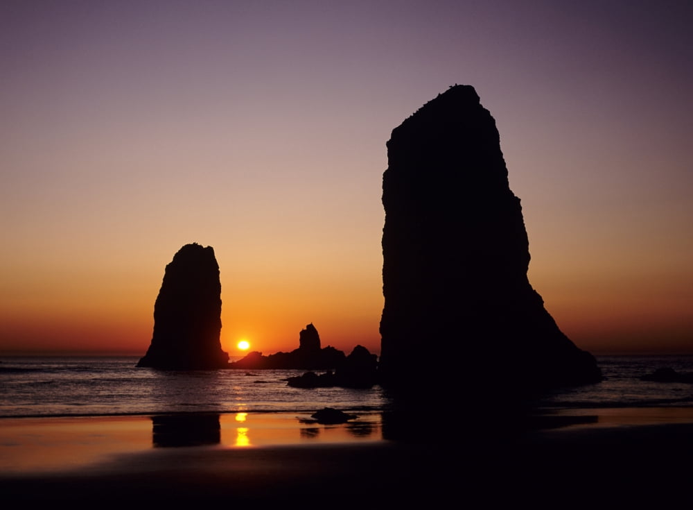 Posterazzi Oregon Cannon Beach Sea Stacks Near Haystack Rock At Sunset Canvas Art - Greg Vaughn Design Pics (32 x 24)