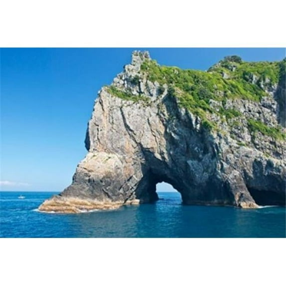 Posterazzi PDDAU02RTI0127 New Zealand North Island Bay of Islands Hole in the Rock Poster Print by Rob Tilley - 36 x 24 in.