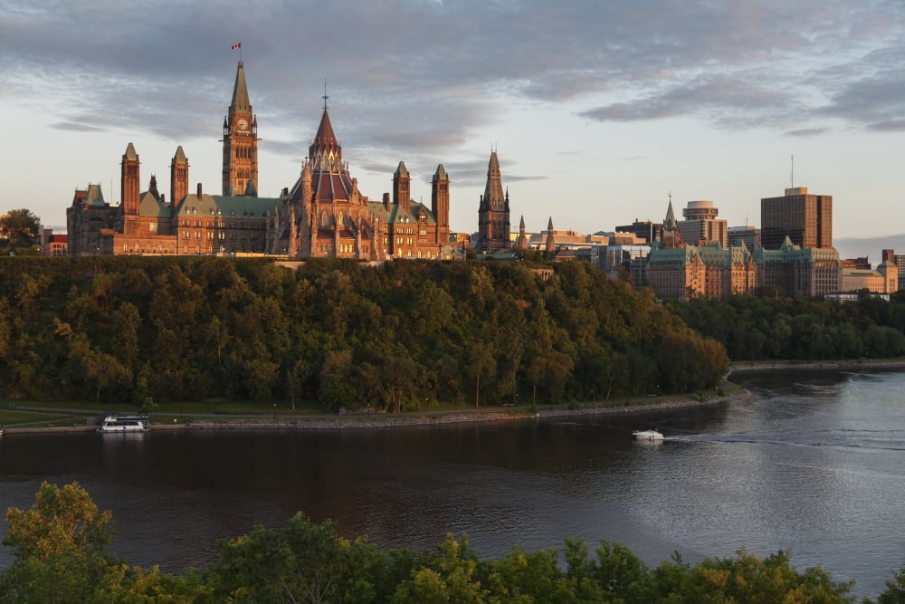 Posterazzi Parliament Hill Ottawa Ontario Canada Canvas Art - Carl Bruemmer  Design Pics (38 x 24)