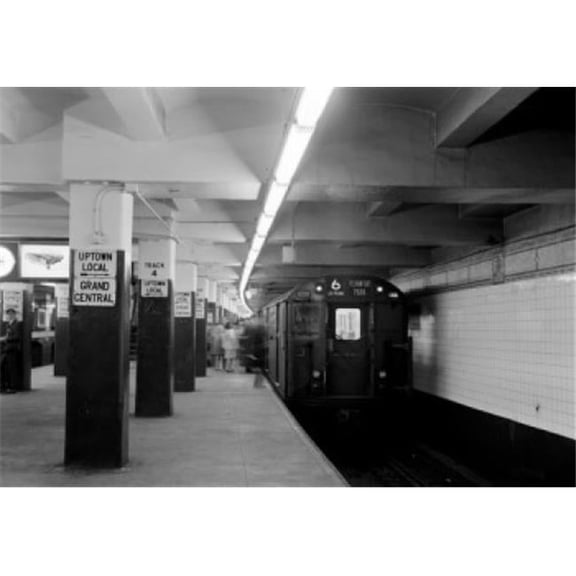 Posterazzi Passengers Boarding a Subway Train Poster Print - 18 x 24 in.