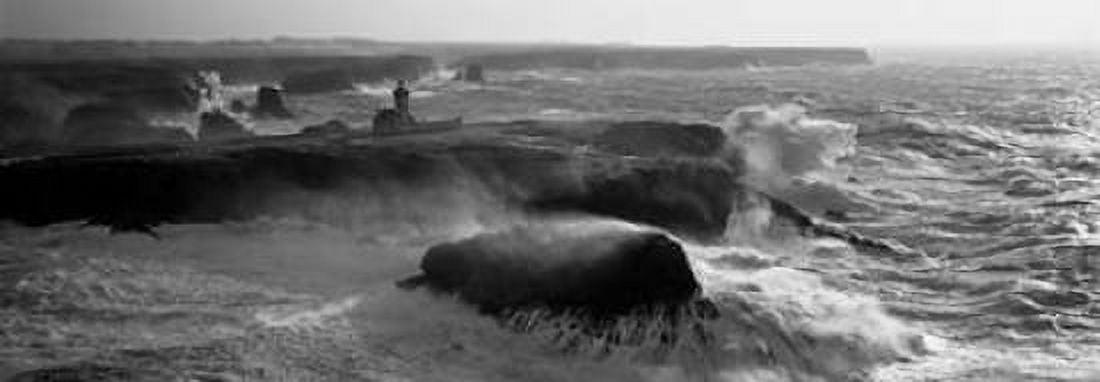 Posterazzi Phare des Poulains lors d une tempete Canvas Art - Jean Guichard (24 x 48)