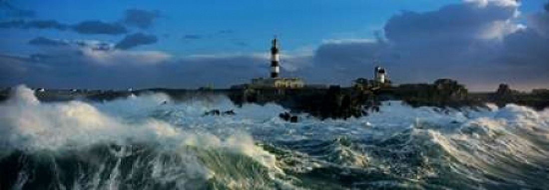 Posterazzi Phare du Creac h lors d une tempete Canvas Art - Jean Guichard (24 x 48)