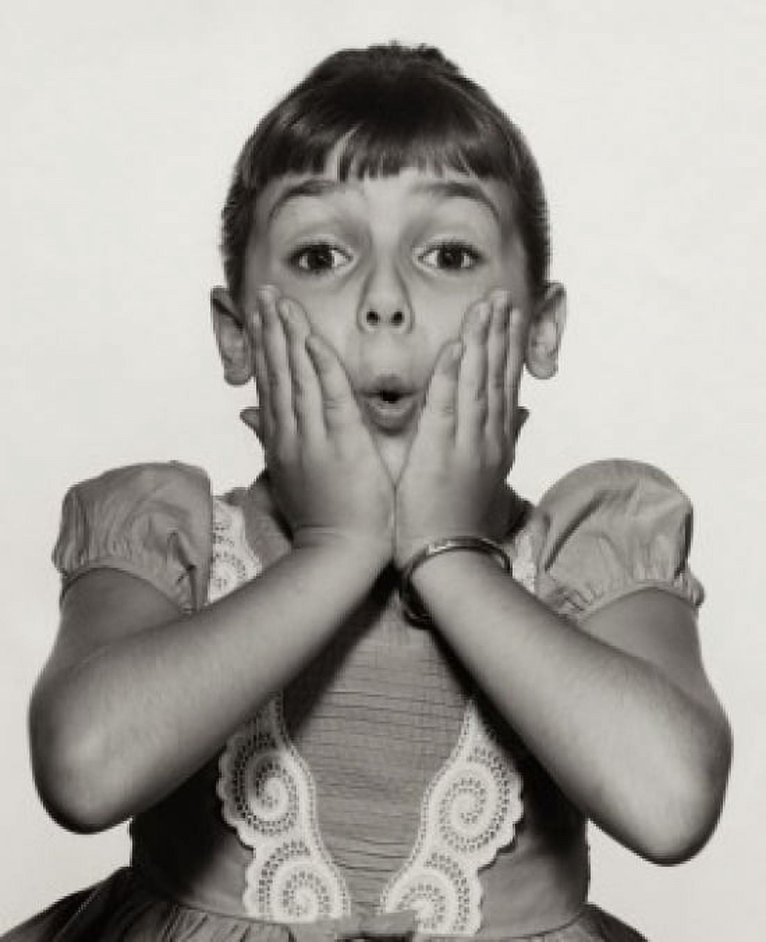 Posterazzi Portrait of a girl looking surprised Canvas Art - (24 x 36)
