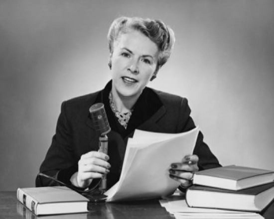 Posterazzi Portrait of a mid adult woman reading a report into a microphone Canvas Art -  (24 x 36)