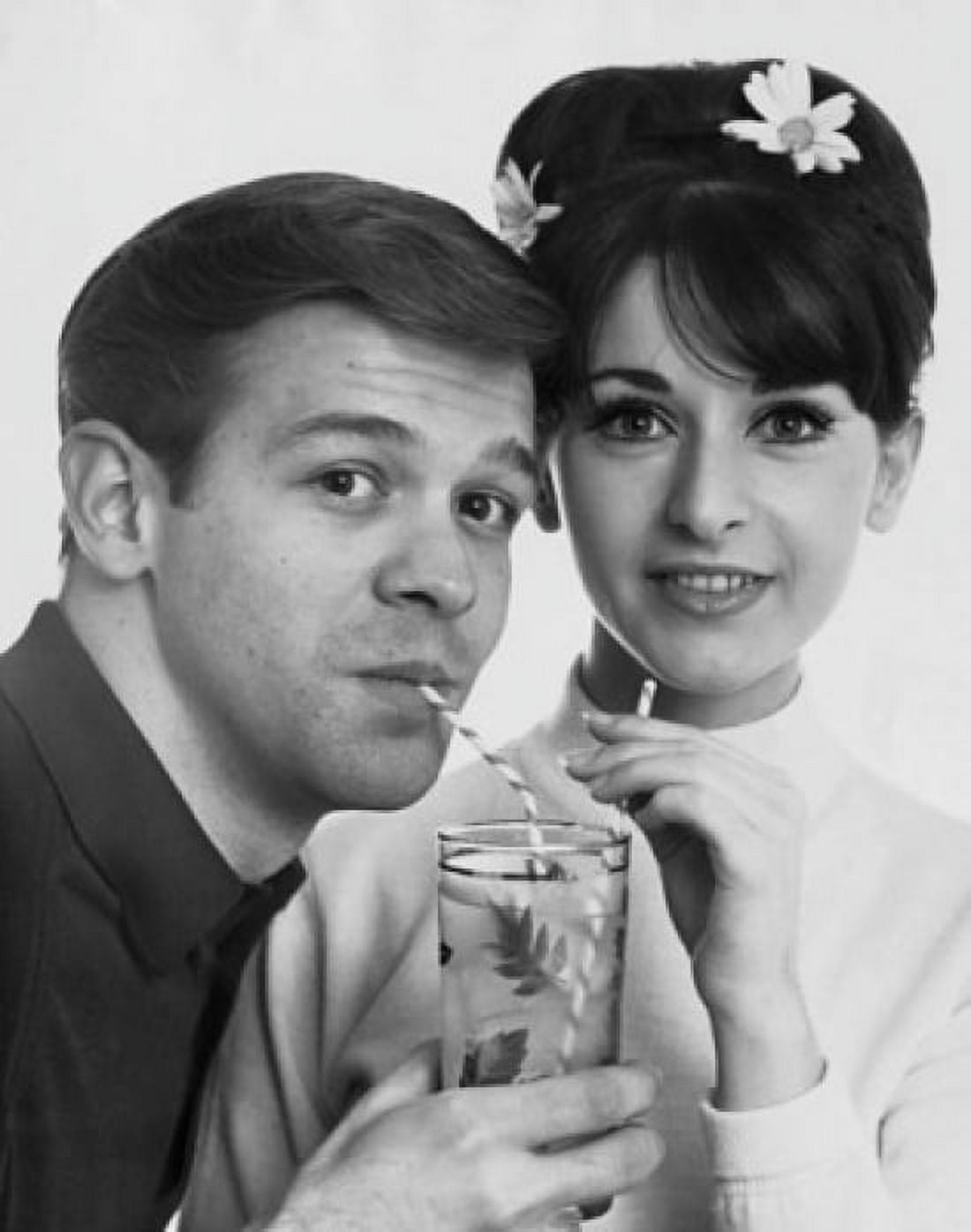 Posterazzi Portrait of a teenage couple sharing juice from a glass Canvas Art - (24 x 36)