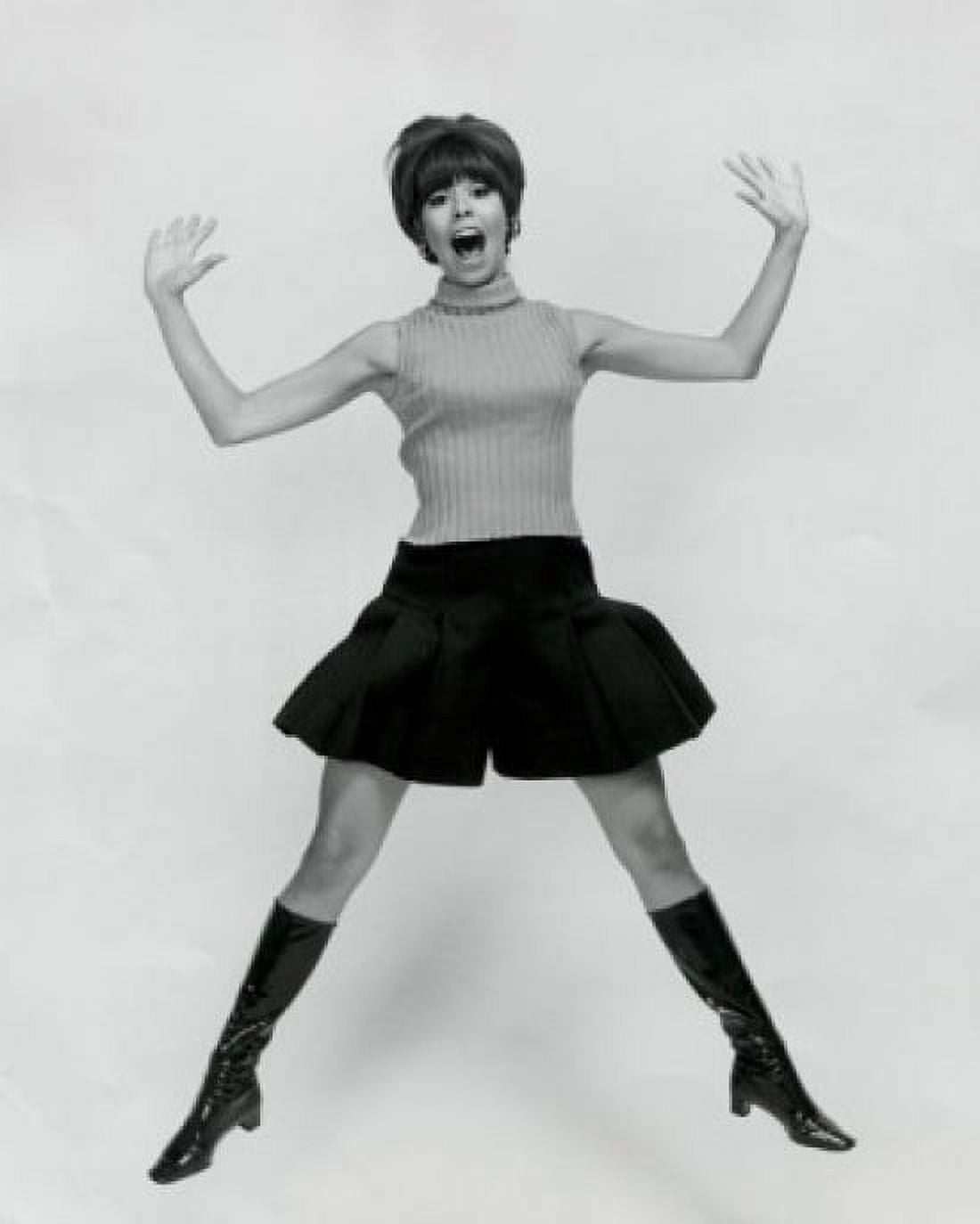 Posterazzi Portrait of a teenage girl shouting and gesturing Canvas Art - (24 x 36)