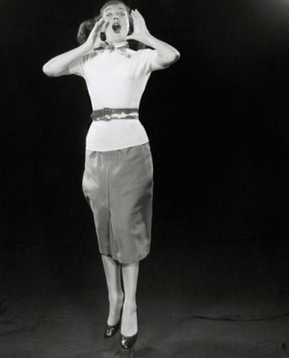 Posterazzi Portrait of a young woman shouting Canvas Art -  (24 x 36)