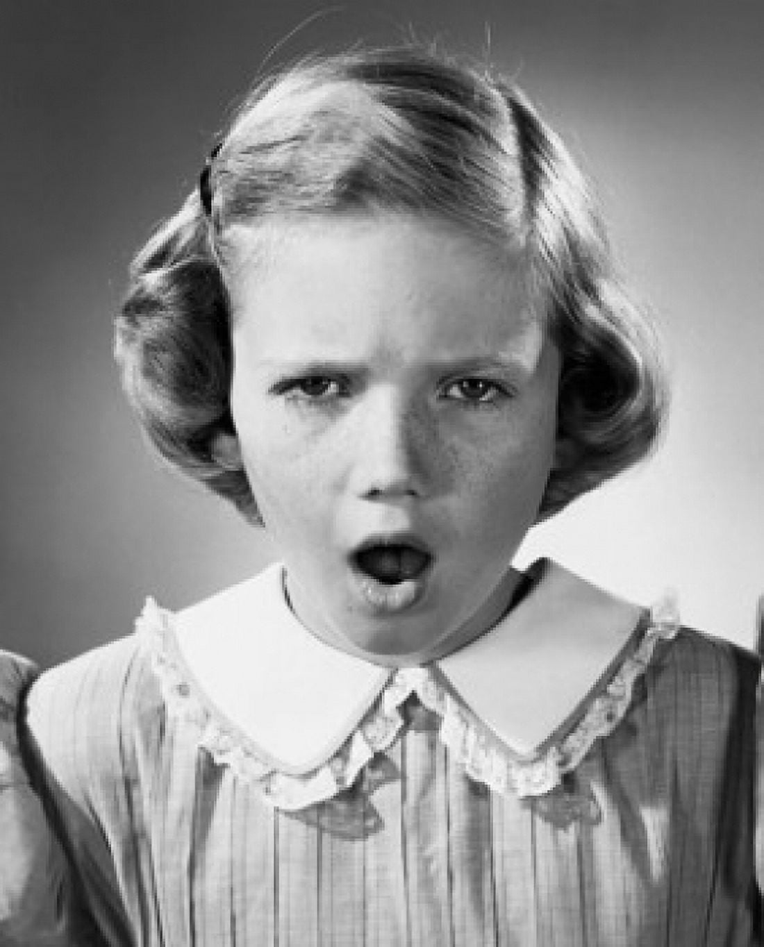 Posterazzi Portrait of girl looking surprised Canvas Art - (24 x 36)