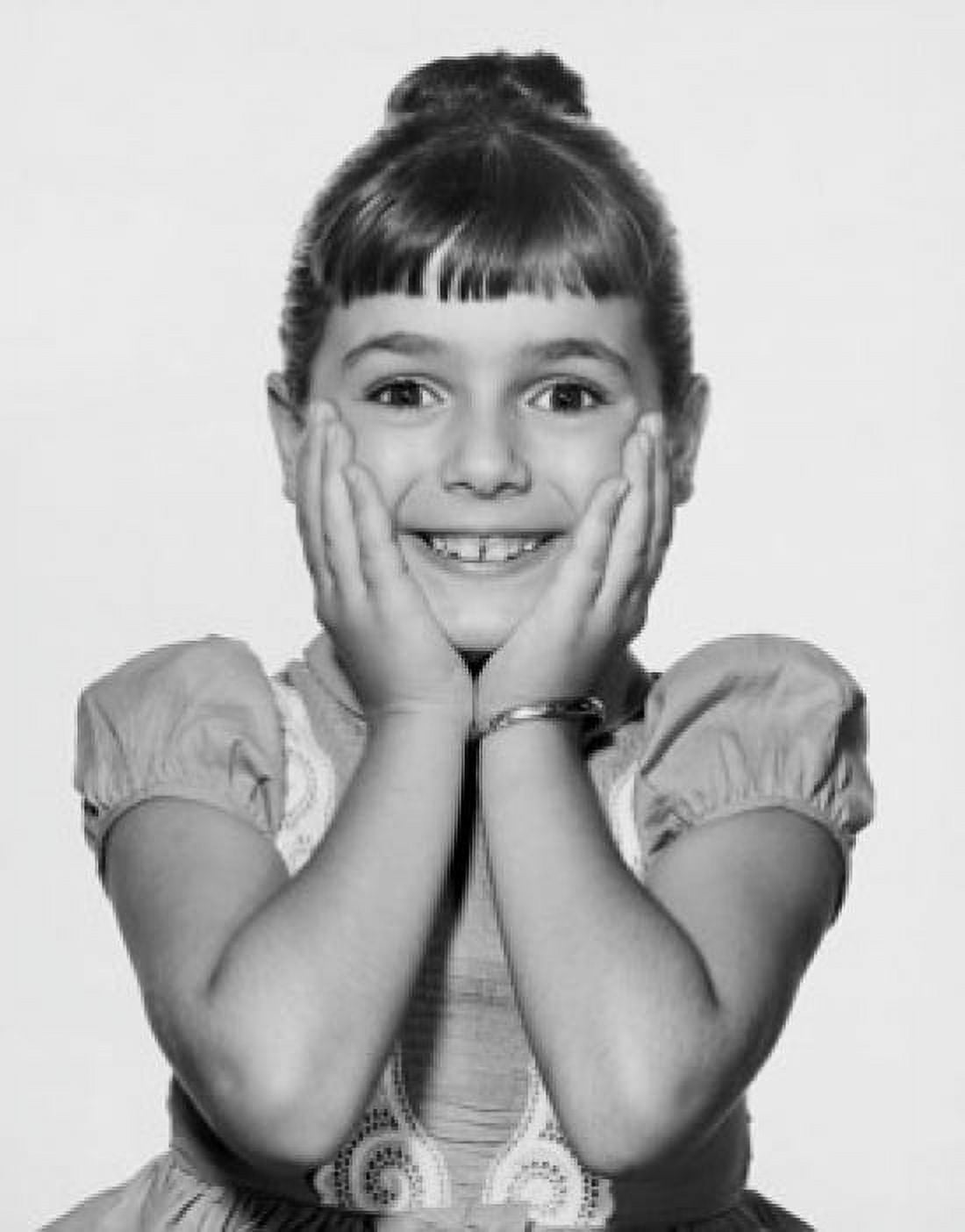 Posterazzi Portrait of girl smiling Canvas Art - (24 x 36)