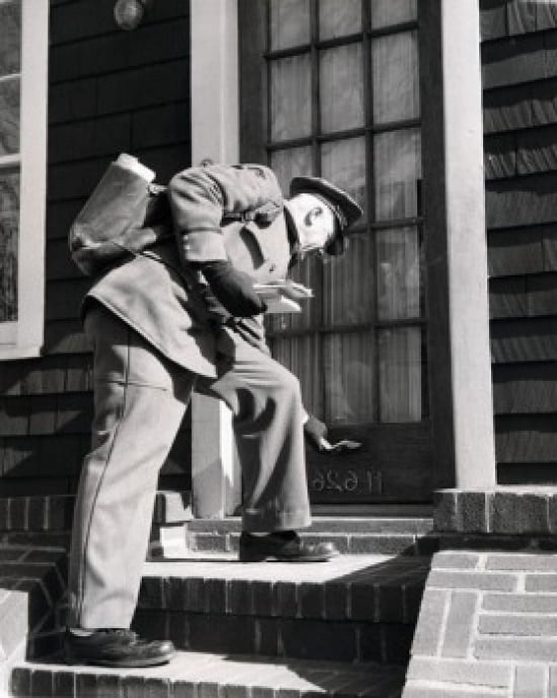 Posterazzi Postman posting mail to letterbox Canvas Art - (24 x 36)