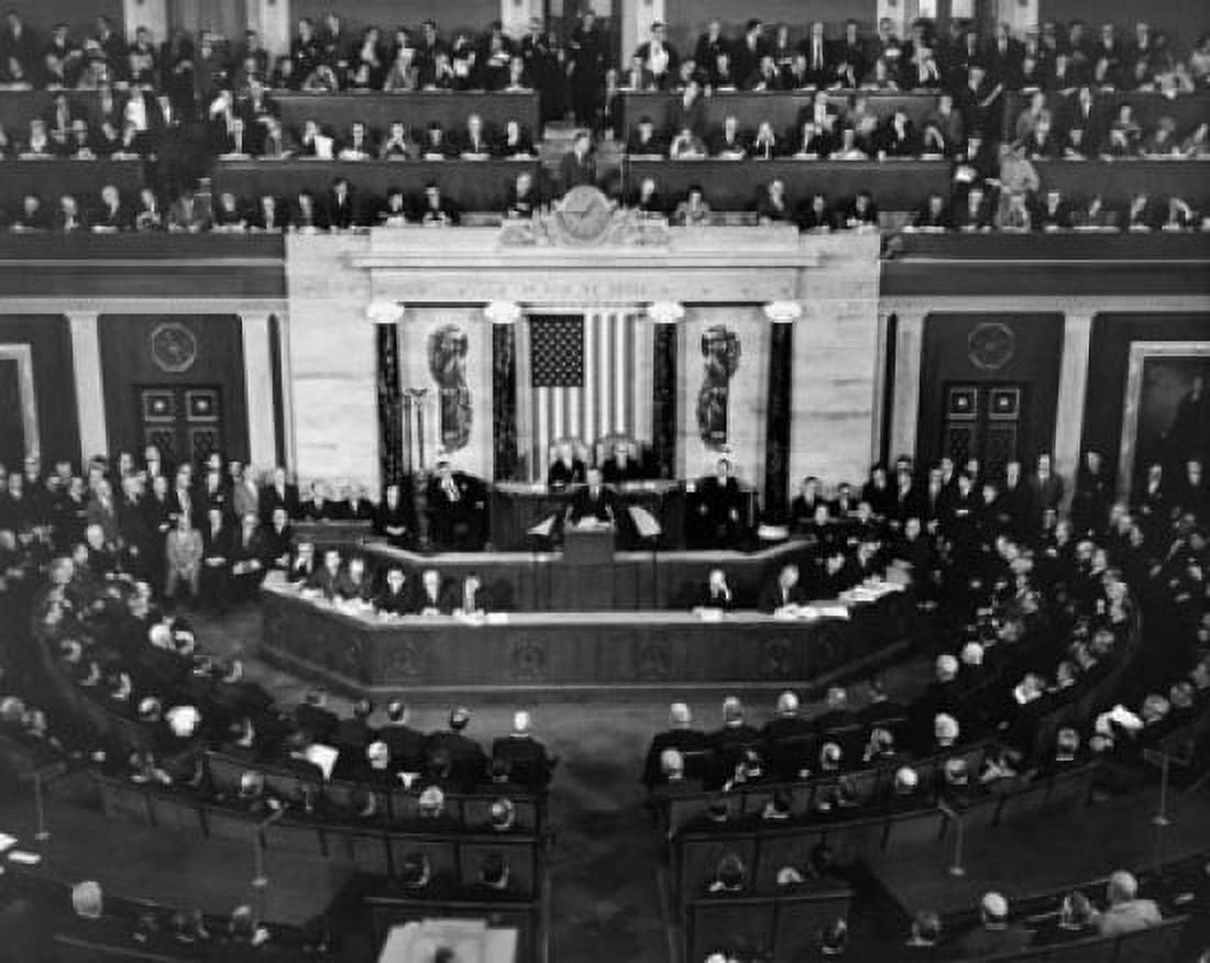 Posterazzi President Lyndon Baines Johnson addresses a Joint Session of Congress Washington DC USA c 1965 Canvas Art - (24 x 36)