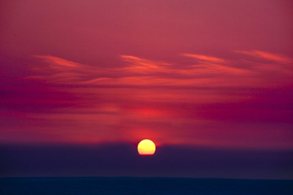 Posterazzi Red Sky And Sunset Canvas Art - Richard Wear  Design Pics (34 x 22)