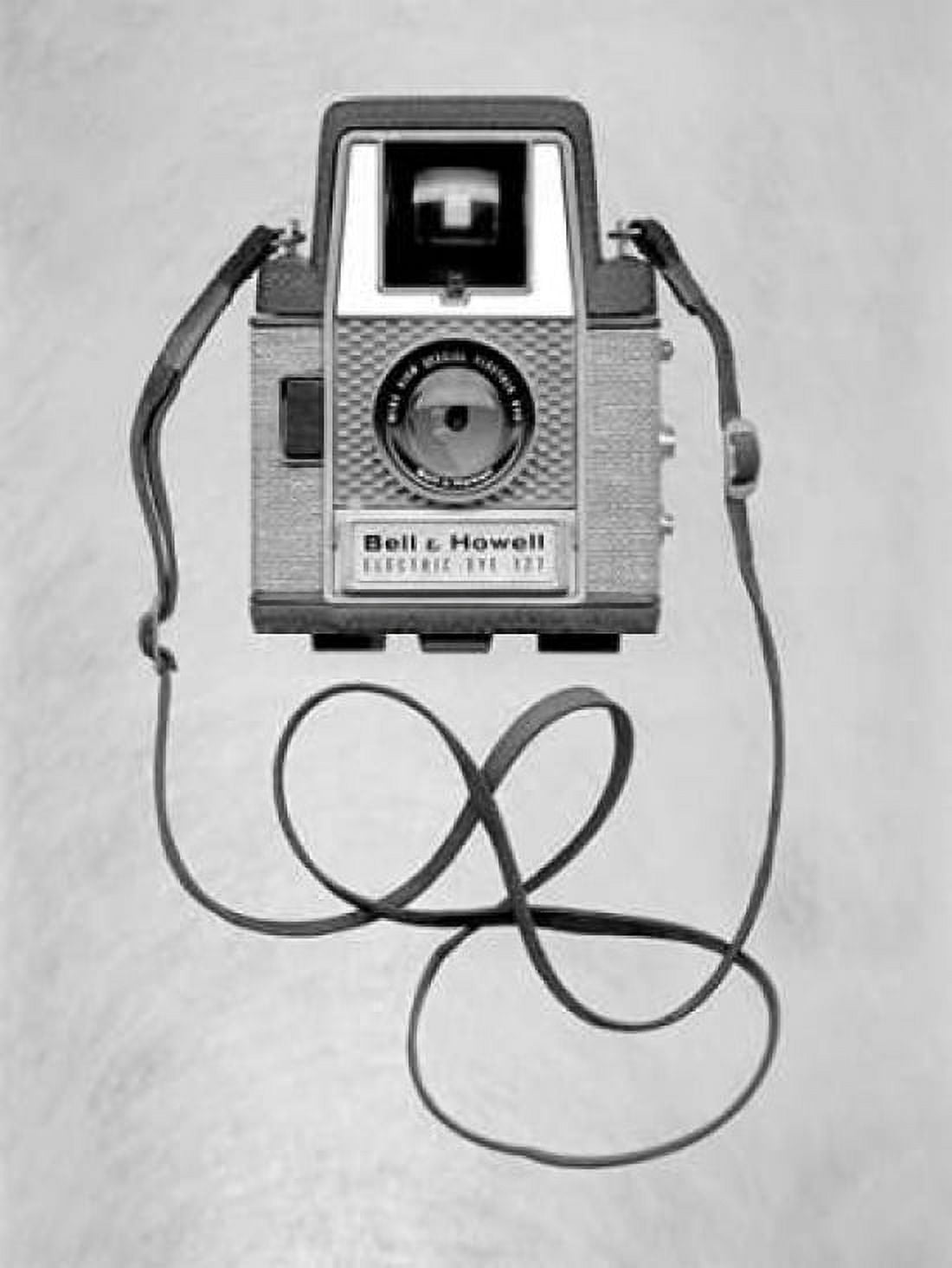 Posterazzi Retro Point and Shoot - 31 Canvas Art - Alan Blaustein (18 x 24)