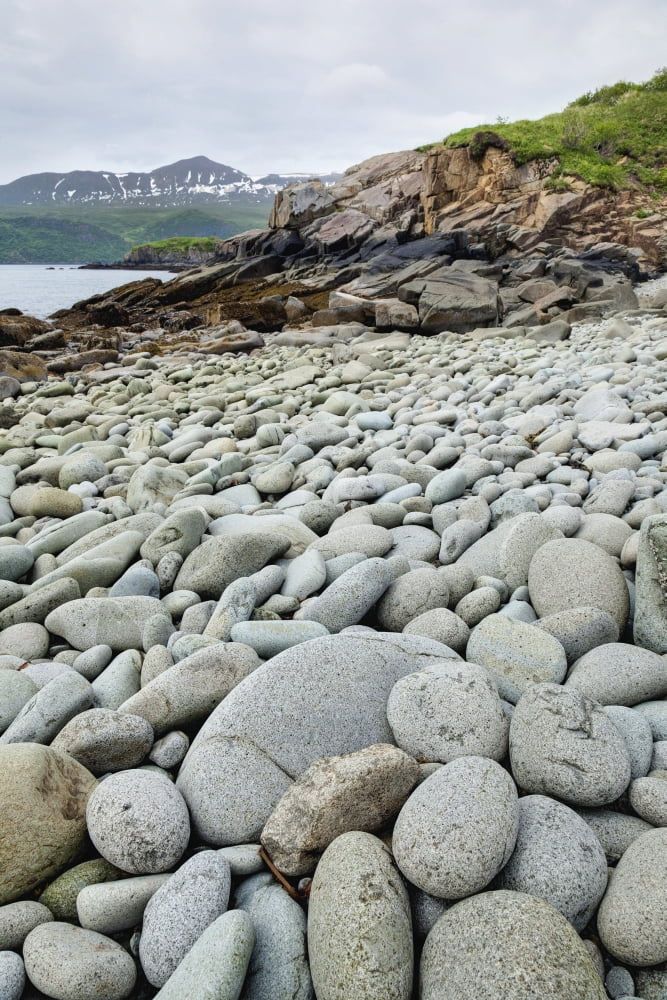 Posterazzi Rocky Beach In Geographic Harbor Katmai National Park And Preserve Southwest Alaska Summer Canvas Art - John Delapp Design Pics (24 x 36)