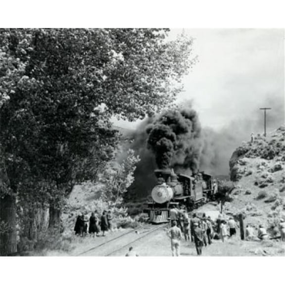 Posterazzi SAL9901089 Group of People Looking at Steam Train Engine Poster Print - 18 x 24 in.