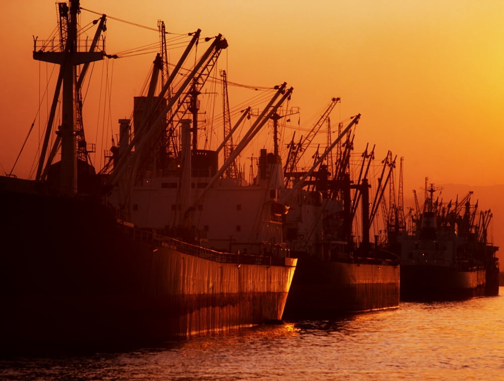 Posterazzi Shipping Freighters At Sunset Canvas Art - The Irish Image Collection  Design Pics (34 x 26)