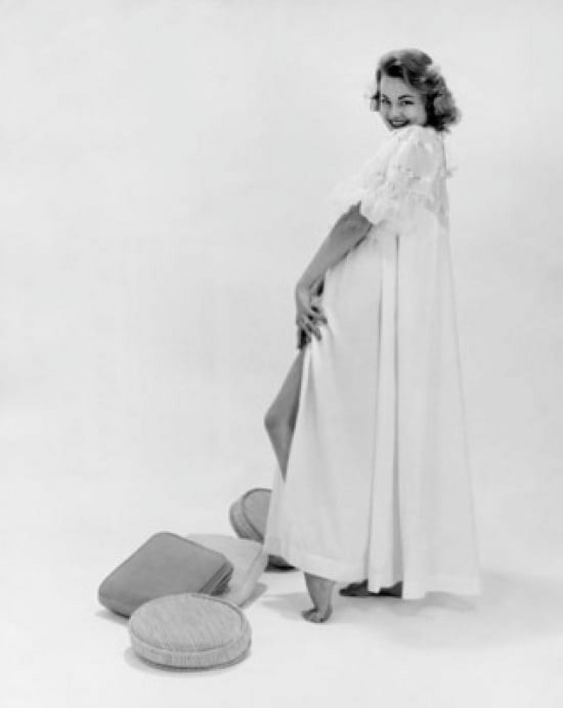 Posterazzi Side profile of a young woman showing her leg Canvas Art - (24 x 36)