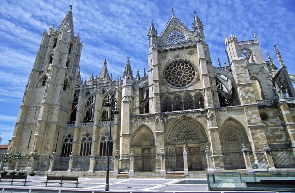 Posterazzi South Facade Of Leon White Gothic Cathedral Canvas Art - Paul Quayle Design Pics (38 x 24)