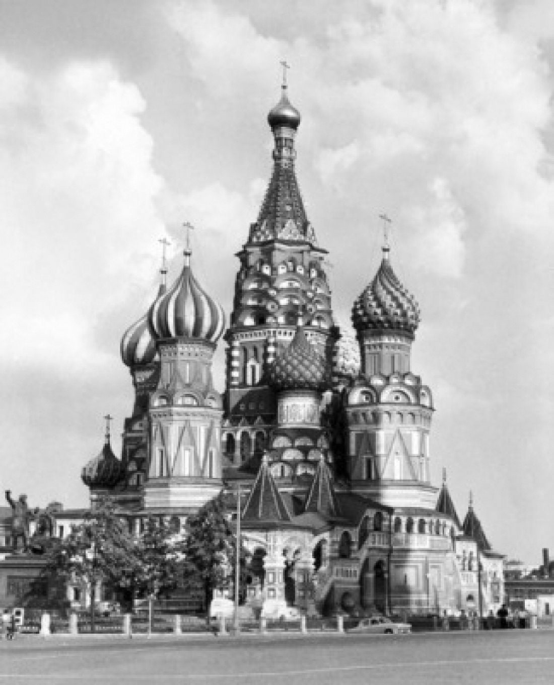 Posterazzi St Basils Cathedral  Moscow Russia Canvas Art -  (24 x 36)