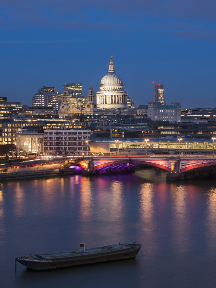 Posterazzi St Pauls Cathedral and Blackfriars London England Canvas Art - Charles Bowman  Design Pics (26 x 34)