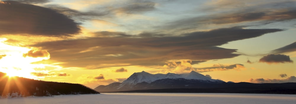 Posterazzi Sunrise Over Dawson Peaks Teslin Yukon Canvas Art - Robert Postma Design Pics (44 x 15)