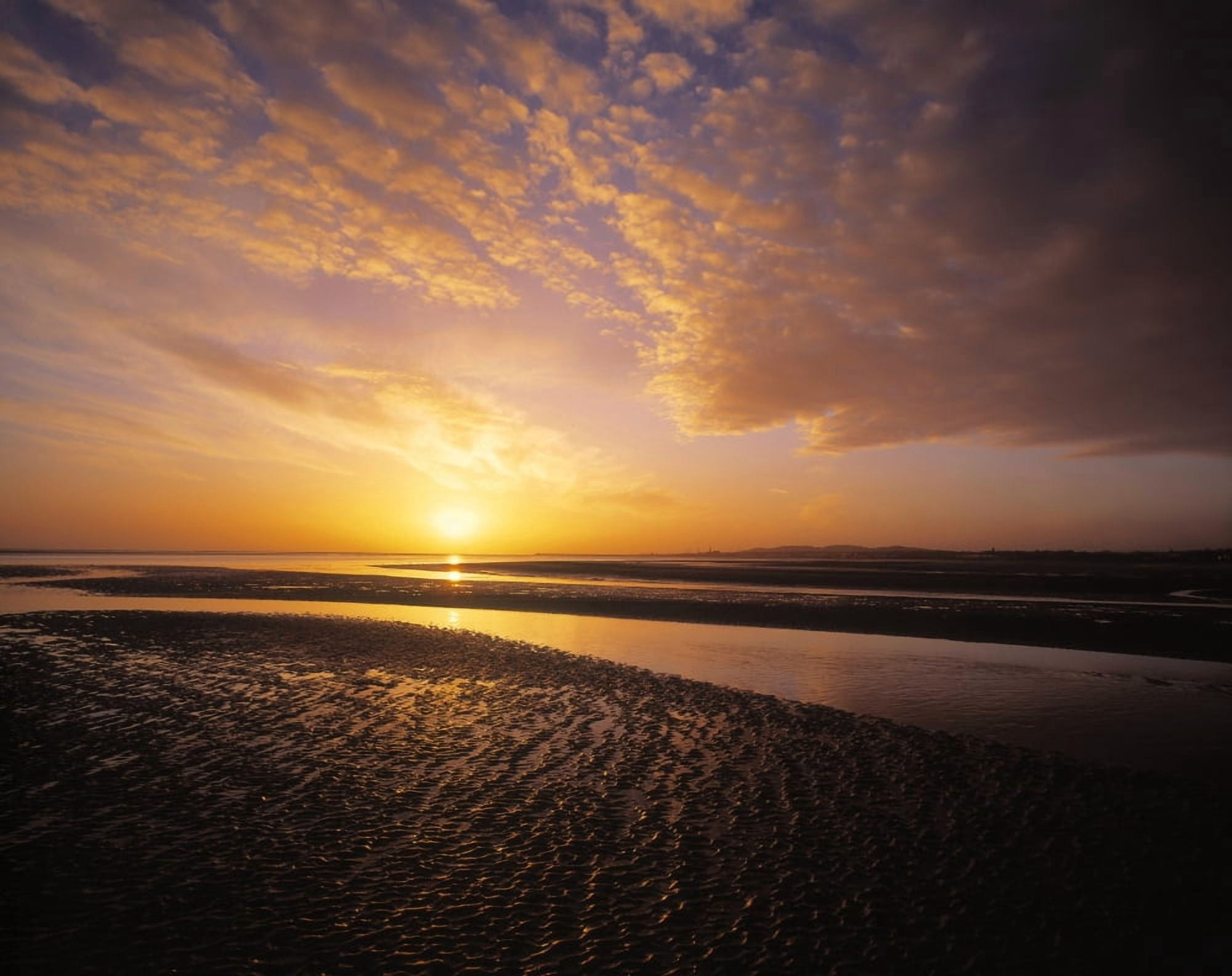 Posterazzi Sunrise Sandymount Strand Dun Laoghaire Co Dublin Canvas Art - The Irish Image Collection Design Pics (32 x 24)