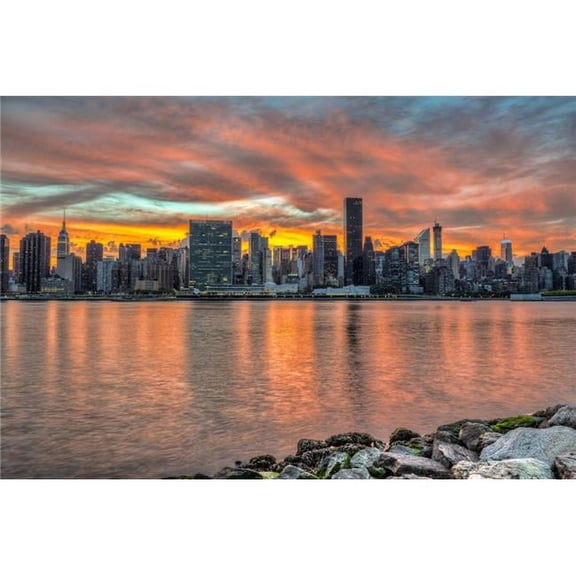 Posterazzi  Sunset Over Manhattan Gantry Plaza - Long Island City New York United States of America Poster Print 18 x 12 in.
