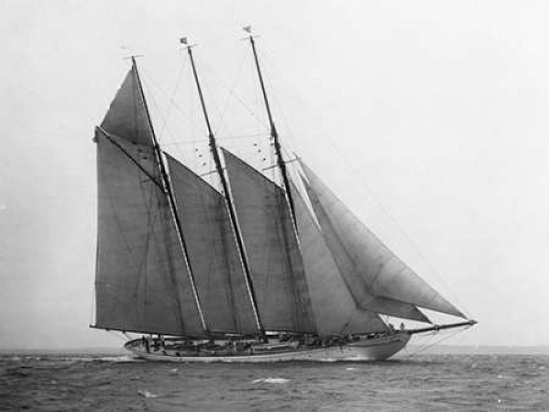 Posterazzi The Schooner Karina at Sail 1919 Canvas Art - Edwin Levick (22 x 28)