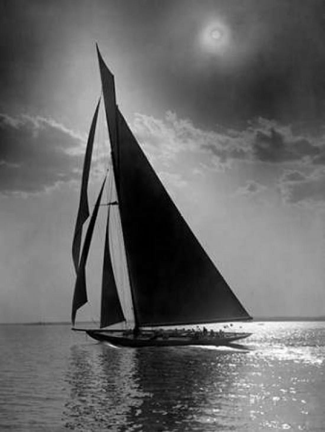 Posterazzi The Vanitie during the Americas Cup ca 1900-1910 Canvas Art - Edwin Levick (22 x 28)