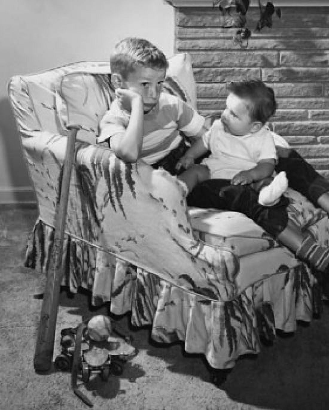 Posterazzi Two brothers in an armchair Canvas Art - (24 x 36)