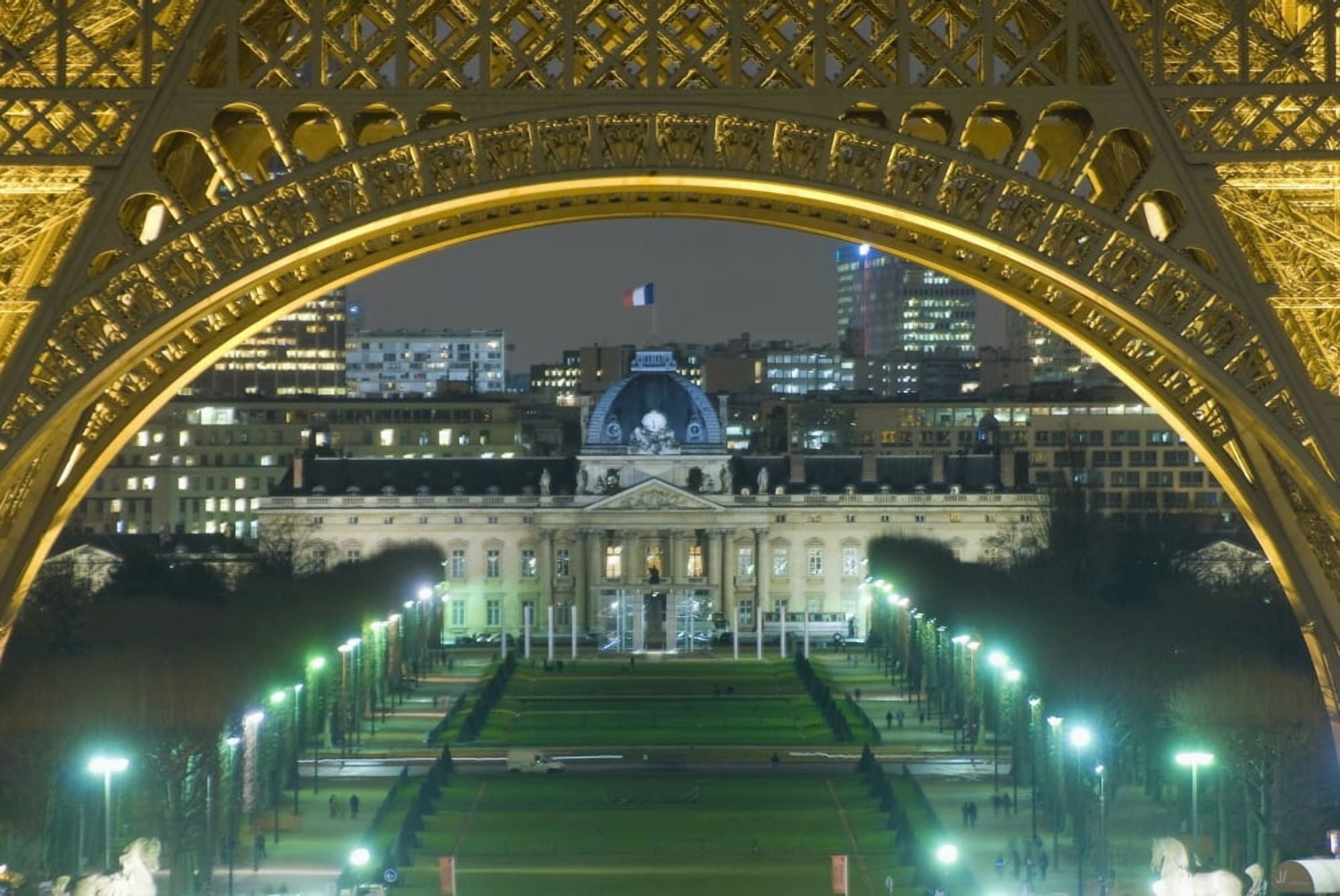 Posterazzi View At Night From The Palais De Chaillot To The Eiffel Tower And The Ecole Militaire Behind Canvas Art - Ian Cumming Design Pics (34 x 22)