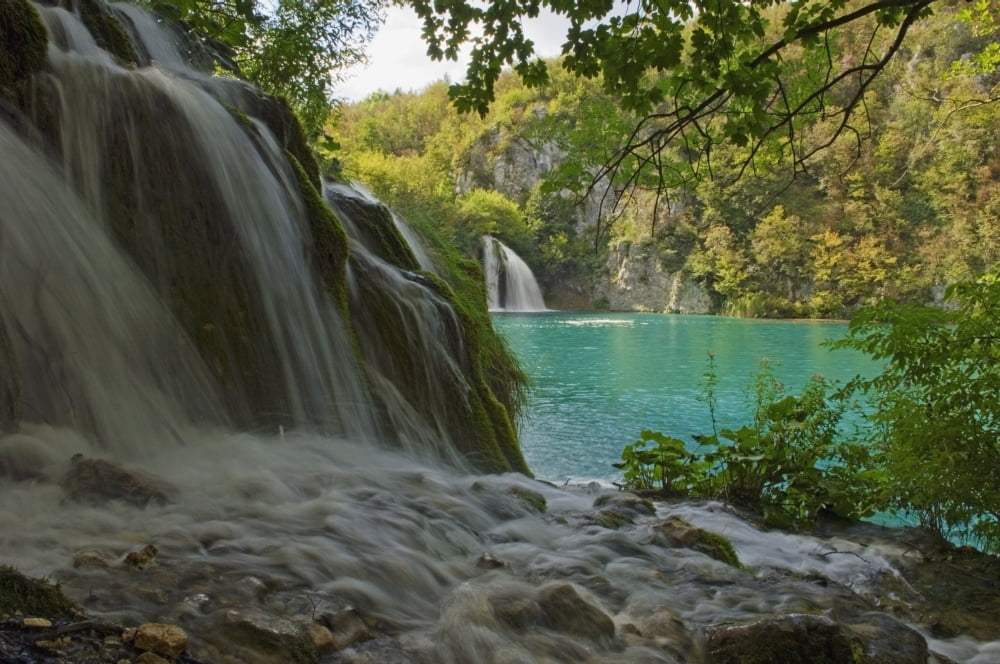 Posterazzi Waterfall At Plitvice National Park In Croatia Canvas Art - Chris Parker Design Pics (34 x 22)